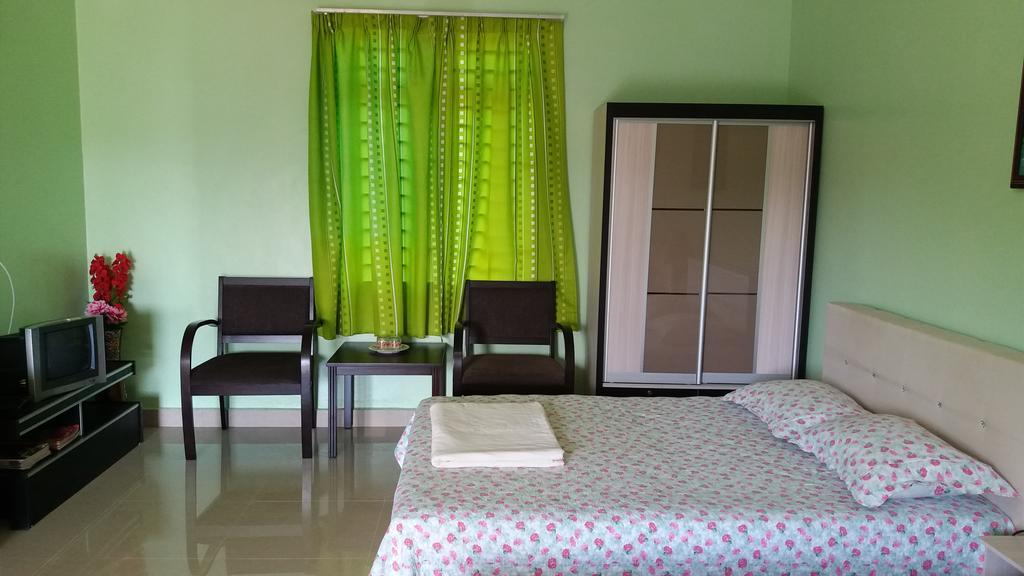 Dhia Irdina Homestay Paya Rewak Экстерьер фото