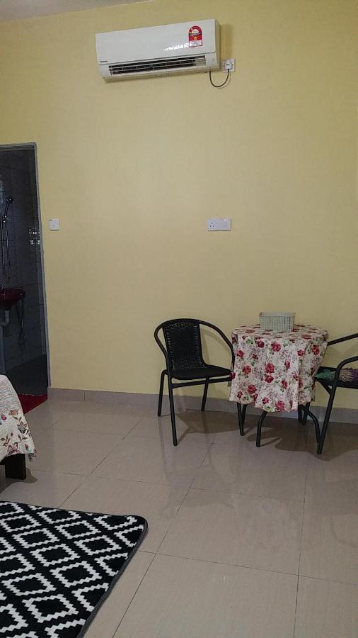 Dhia Irdina Homestay Paya Rewak Экстерьер фото